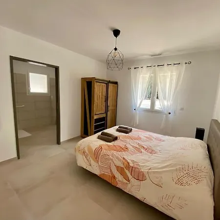 Villa 120m2 Acces Pmr Piscine Chauffee Et Jacuzzi Orgnac-lʼAven